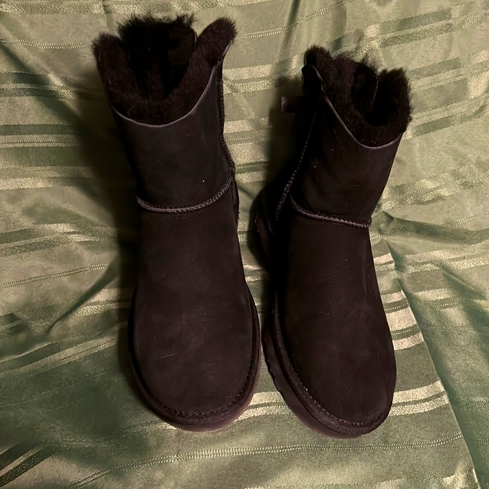 Black Uggs Mini Bailey bow II